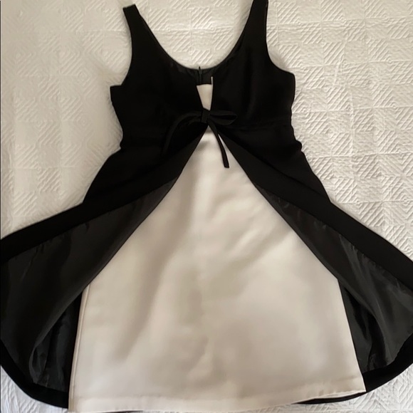 Little black dress - Picture 3 of 3